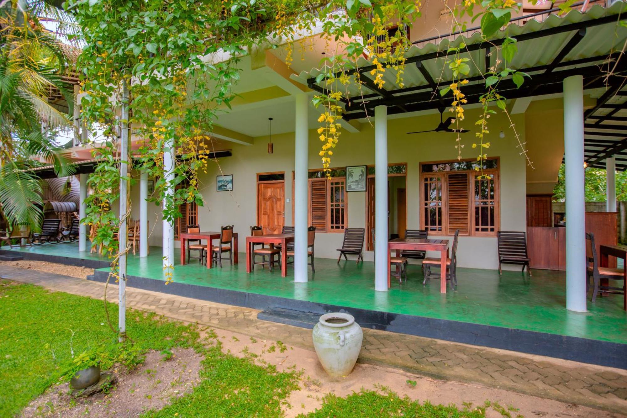 River Face Inn Tissamaharama Exterior foto